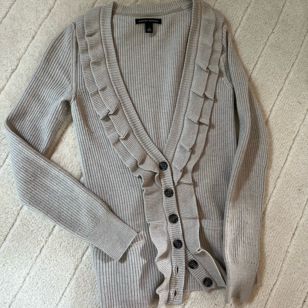 Grey Banana Republic ruffle cardigan. Size small. 6 buttons and 2 pockets